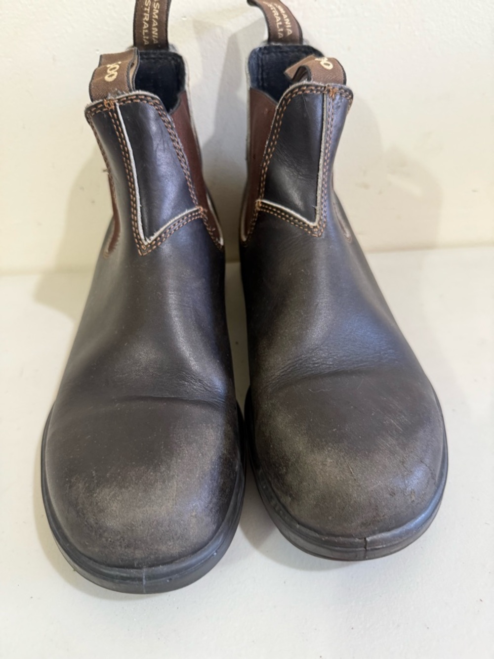 Blundstone Brown Chelsea Pull-On Boots with Tan Panels